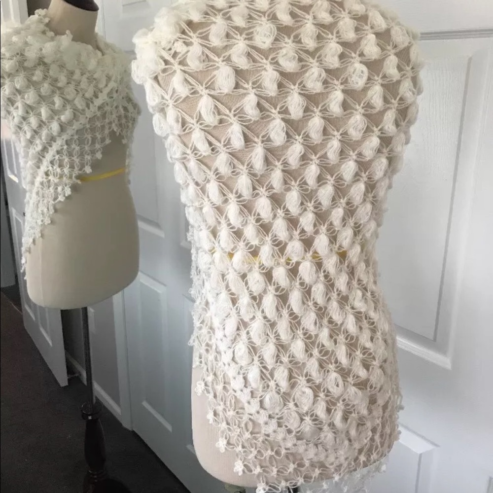 Ivory Bridal Shaw Wrap and Fingerless Gloves Set - Picture 7 of 7